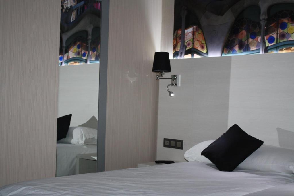 Hostal Bcn Ramblas Barcelona Værelse billede