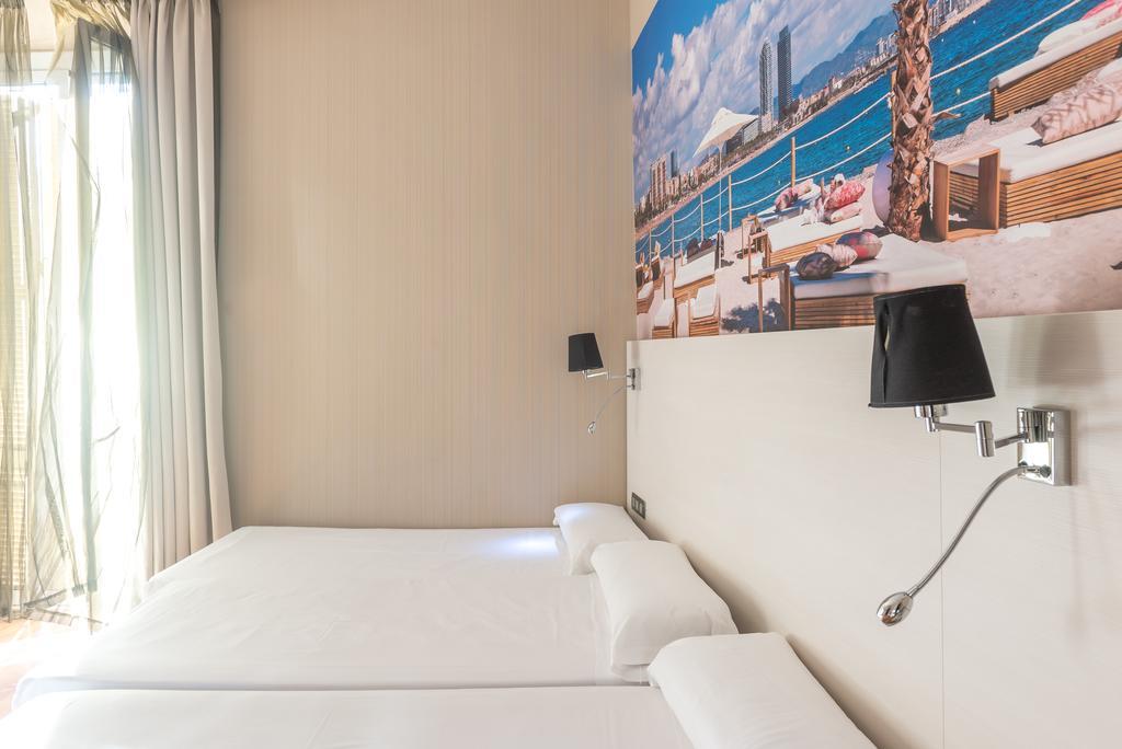Hostal Bcn Ramblas Barcelona Eksteriør billede