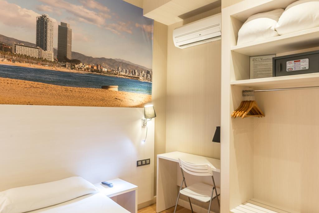 Hostal Bcn Ramblas Barcelona Eksteriør billede