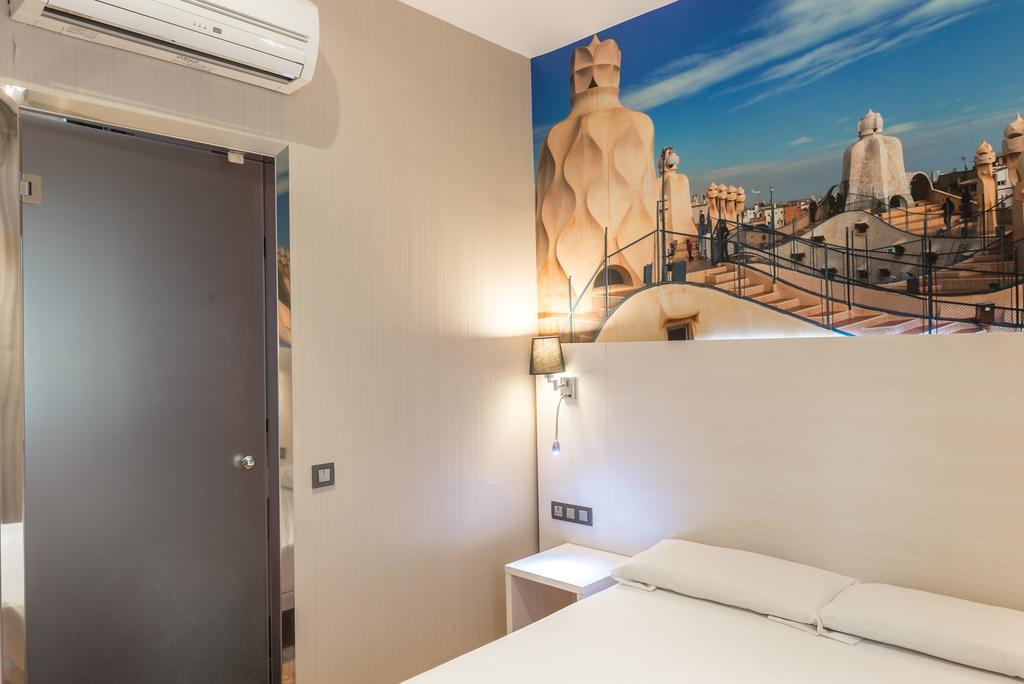 Hostal Bcn Ramblas Barcelona Eksteriør billede
